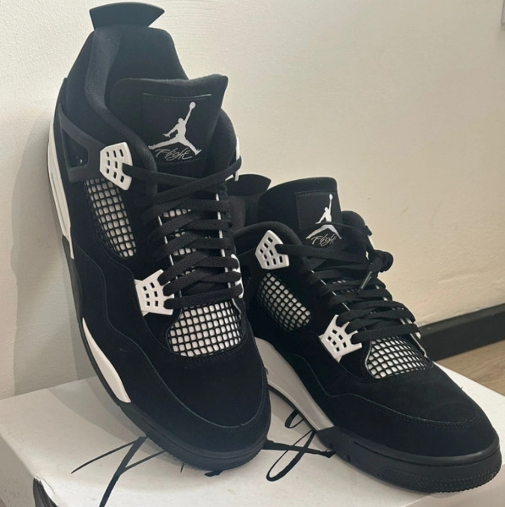 Jordan 4s “White Thunder”